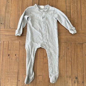 The simple folk gray cotton snap front one piece pajamas 9-12 months